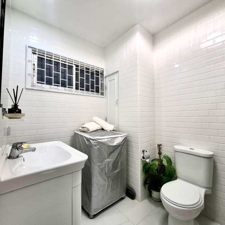 For Sale : Beautifully Renovated with Terrasse Condo @ Pratumnak Hill