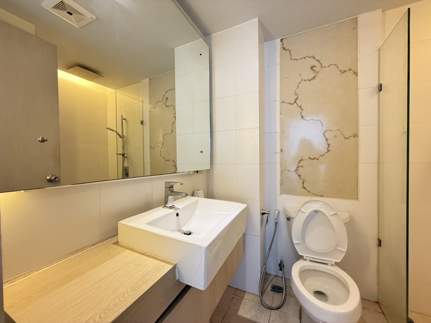 Nice Price Condo 2 Bed, 2 Bath 73 SQM. @ Atlantis Condo