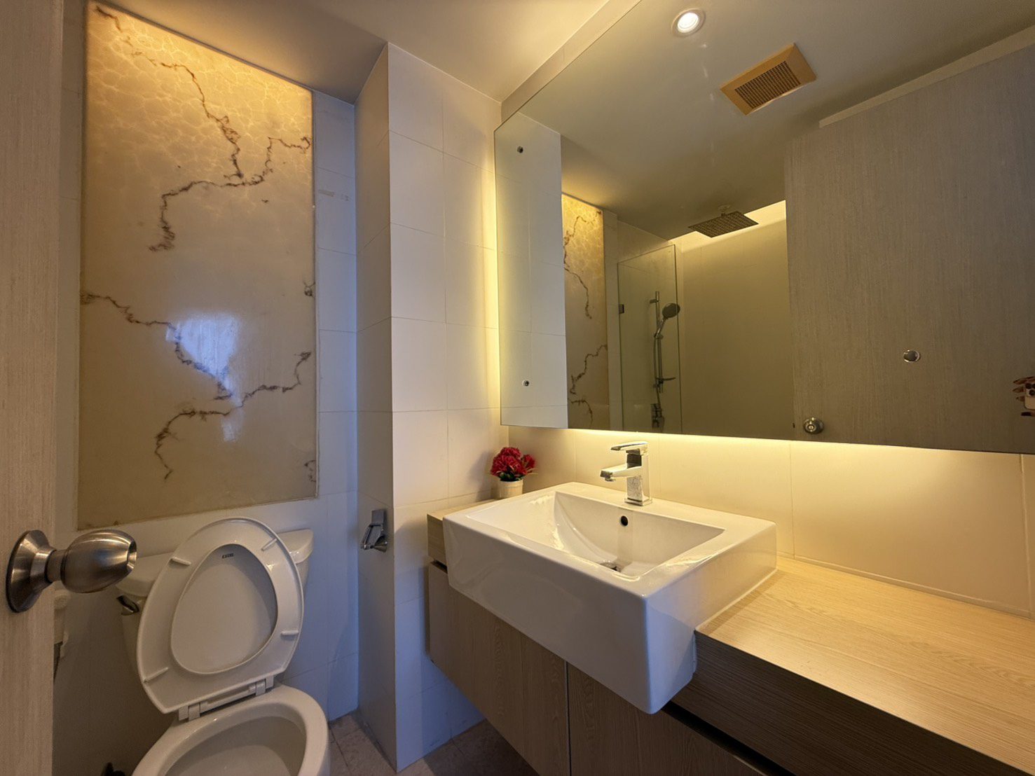 Nice Price Condo 2 Bed, 2 Bath 73 SQM. @ Atlantis Condo
