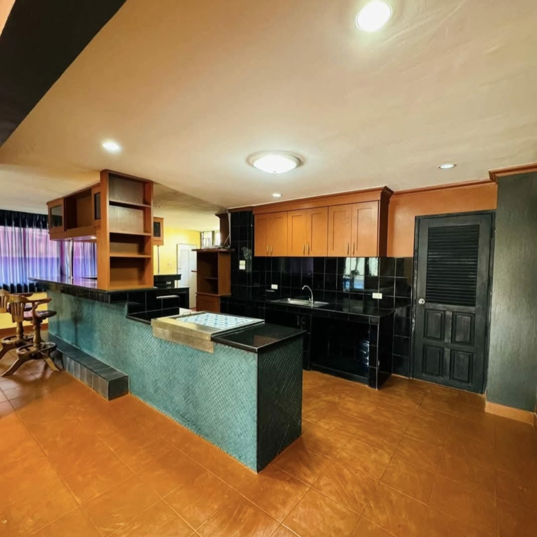 For Sale : Pool villa for sale with tenant @ Soi Noen Phlap Wan