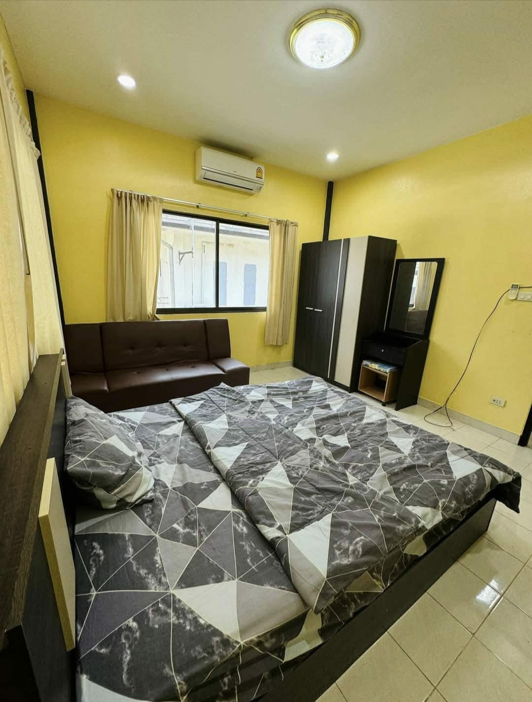 For Sale : Pool villa for sale with tenant @ Soi Noen Phlap Wan