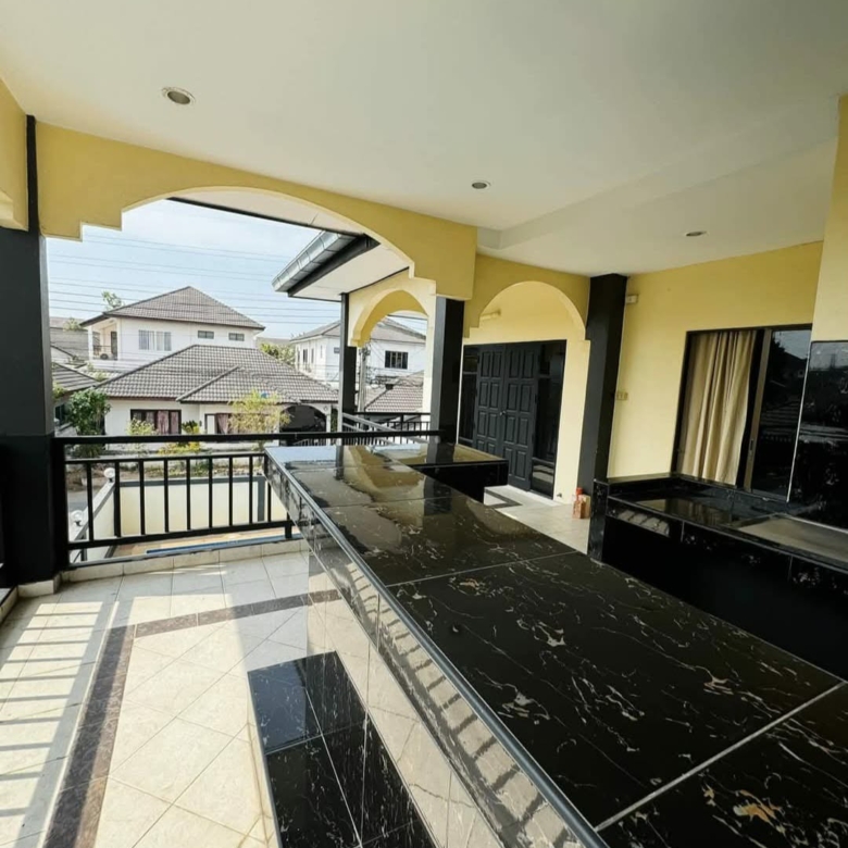 For Sale : Pool villa for sale with tenant @ Soi Noen Phlap Wan