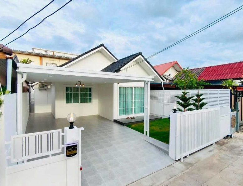 Great Location Single House 3 Bed, 2 Bath 50 SQW.@ Khao Taloo Soi 8