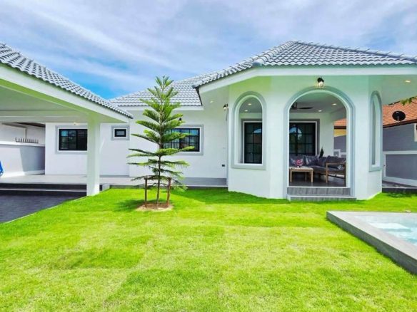Newly Renovated Pool Villa 4 Bed, 4 Bath 122 SQW. @ Mabprachan Village