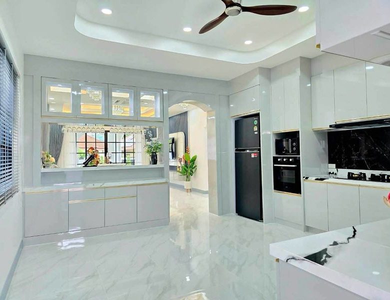 Newly Renovated Pool Villa 4 Bed, 4 Bath 122 SQW. @ Mabprachan Village
