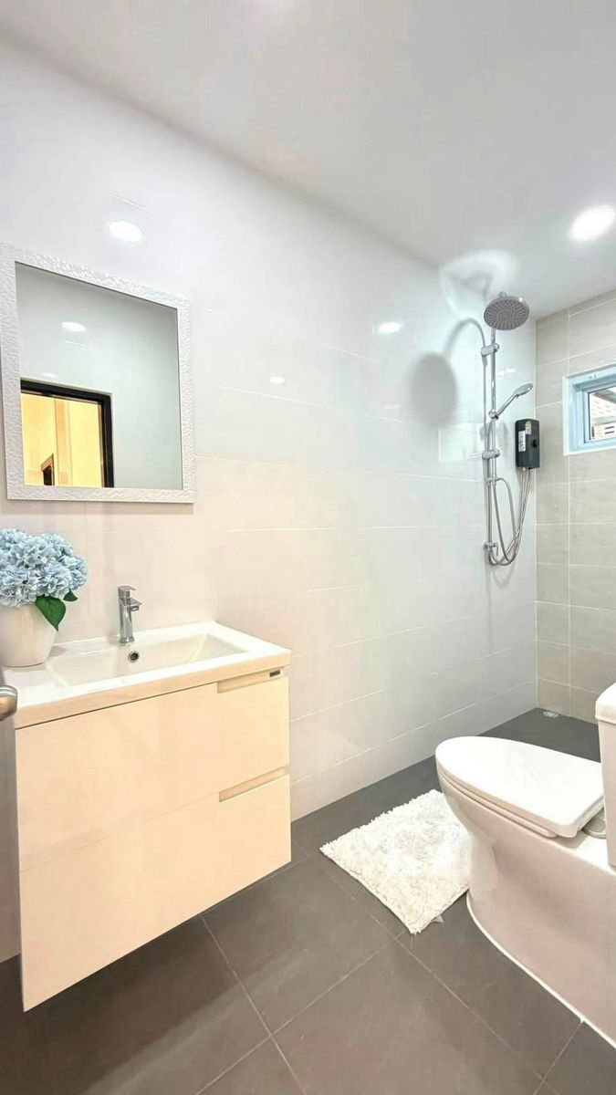 Great Location Single House 3 Bed, 2 Bath 50 SQW.@ Khao Taloo Soi 8