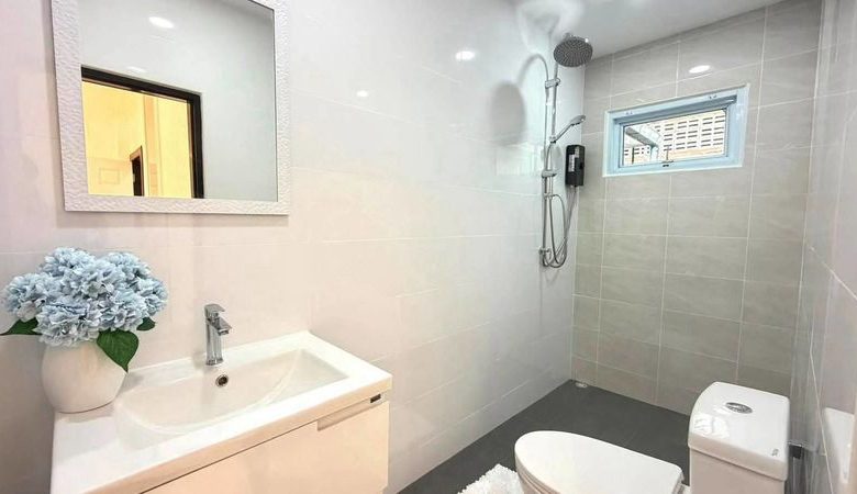 Great Location Single House 3 Bed, 2 Bath 50 SQW.@ Khao Taloo Soi 8