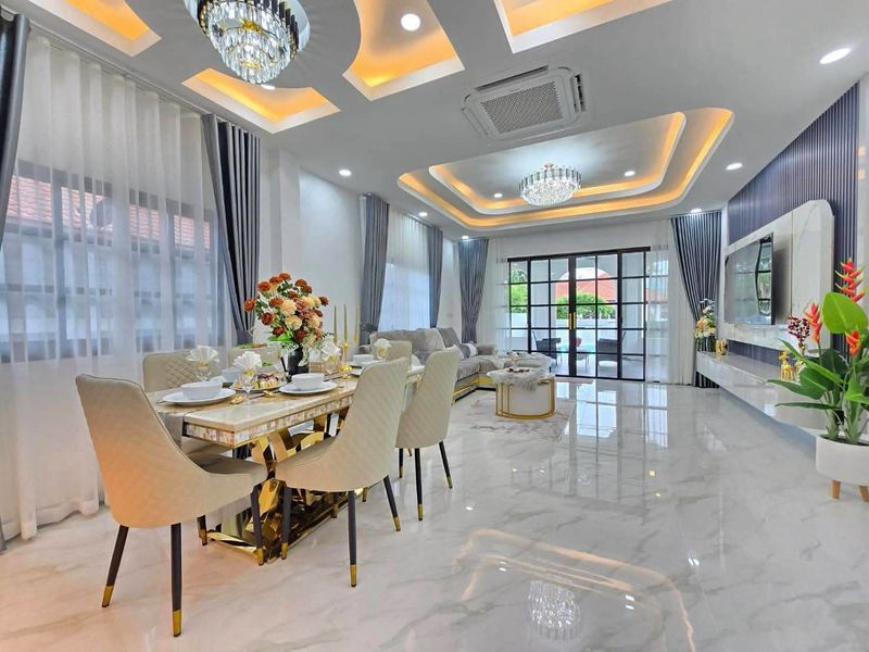 Newly Renovated Pool Villa 4 Bed, 4 Bath 122 SQW. @ Mabprachan Village