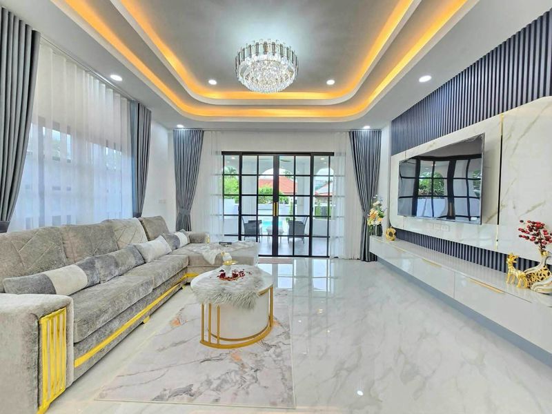 Newly Renovated Pool Villa 4 Bed, 4 Bath 122 SQW. @ Mabprachan Village