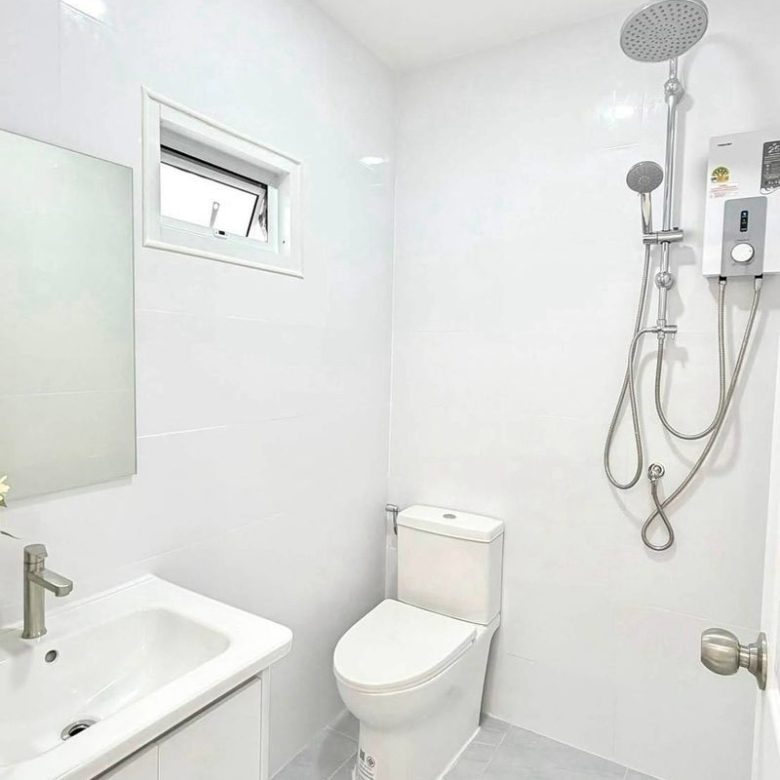 Newly built detached house 3 Bed, 3 Bath 42 SQW.@ Rattanagorn Village 5