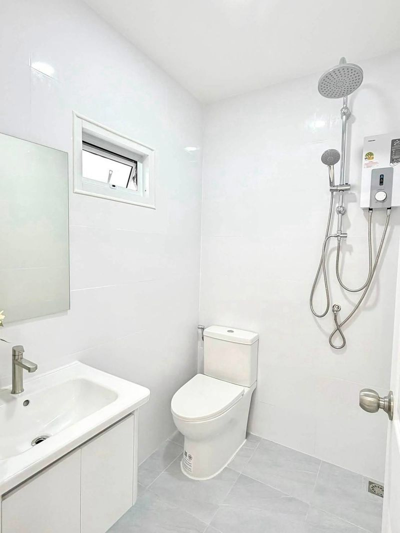 Newly built detached house 3 Bed, 3 Bath 42 SQW.@ Rattanagorn Village 5