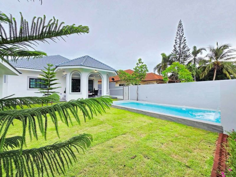 Newly Renovated Pool Villa 4 Bed, 4 Bath 122 SQW. @ Mabprachan Village