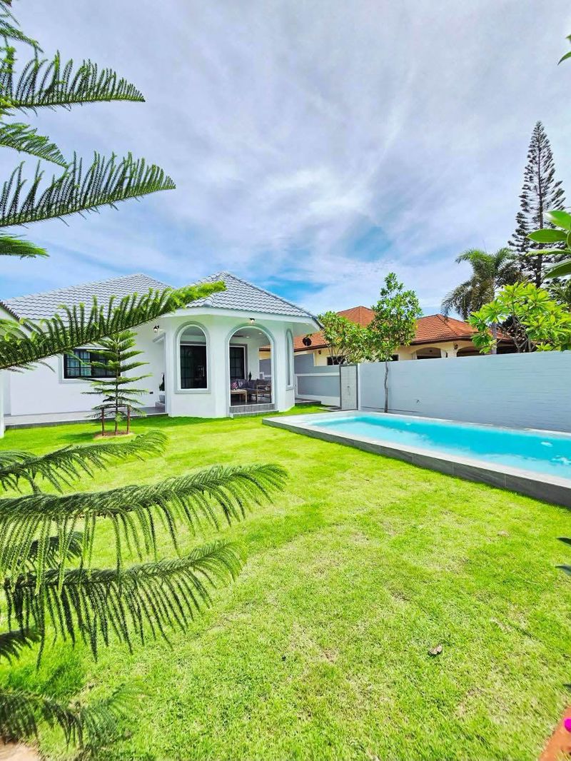 Newly Renovated Pool Villa 4 Bed, 4 Bath 122 SQW. @ Mabprachan Village