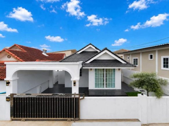 Newly built detached house 3 Bed, 3 Bath 42 SQW.@ Rattanagorn Village 5