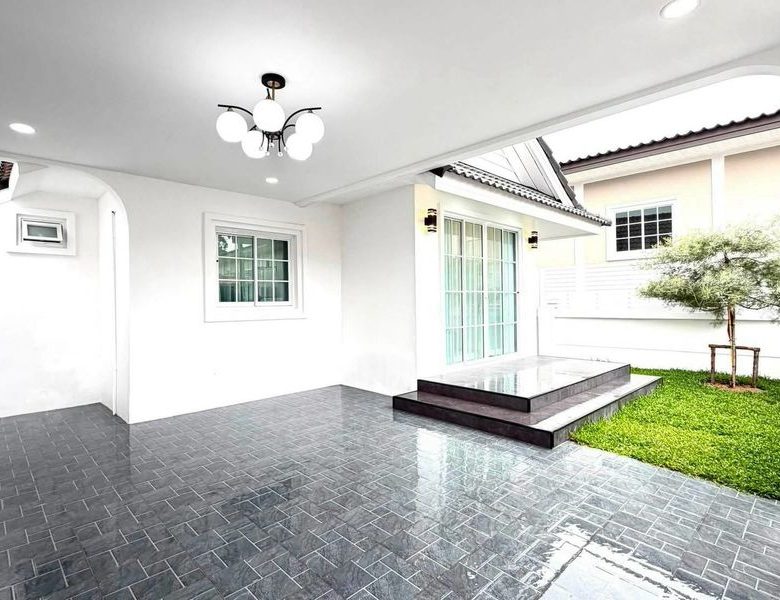 Newly built detached house 3 Bed, 3 Bath 42 SQW.@ Rattanagorn Village 5