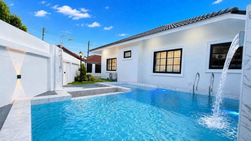 Perfect Location Pool Villa 3 Bed, 3 Bath 61 SQW.@ Ekmongkol 3 Village