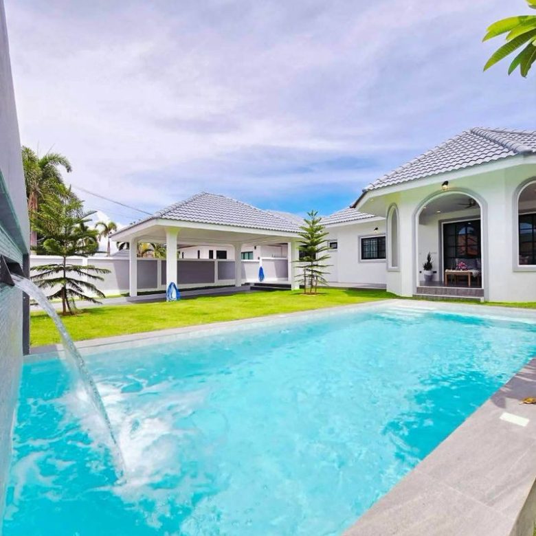 Newly Renovated Pool Villa 4 Bed, 4 Bath 122 SQW. @ Mabprachan Village