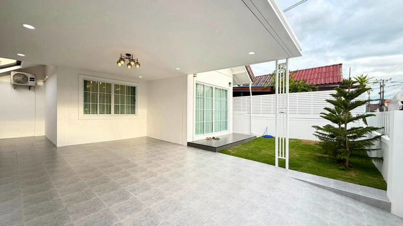 Great Location Single House 3 Bed, 2 Bath 50 SQW.@ Khao Taloo Soi 8