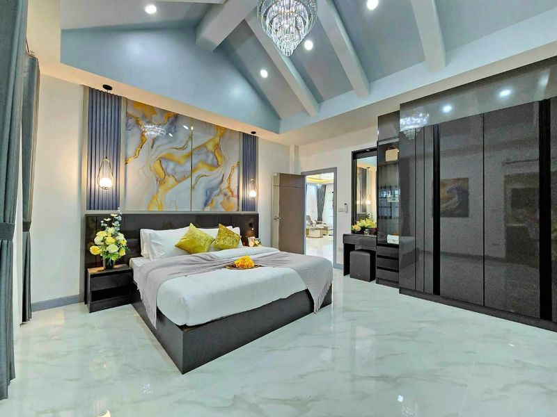 Newly Renovated Pool Villa 4 Bed, 4 Bath 122 SQW. @ Mabprachan Village