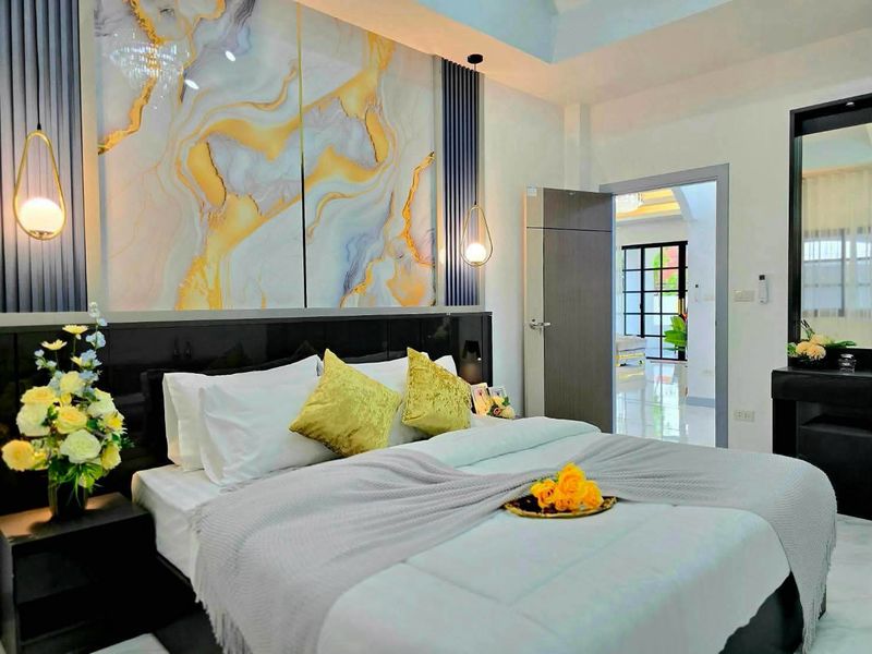 Newly Renovated Pool Villa 4 Bed, 4 Bath 122 SQW. @ Mabprachan Village