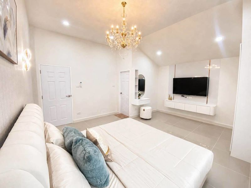 Detached house 3 Bed, 2 Bath 60 SQW.@ Paradise Hill 2 Village