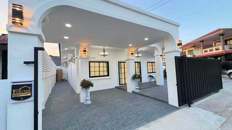 Perfect Location Pool Villa 3 Bed, 3 Bath 61 SQW.@ Ekmongkol 3 Village