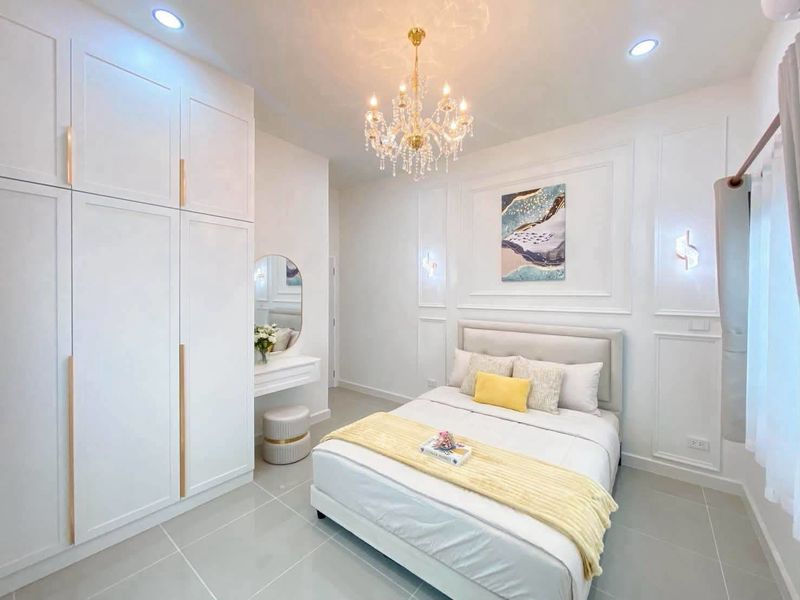 Detached house 3 Bed, 2 Bath 60 SQW.@ Paradise Hill 2 Village
