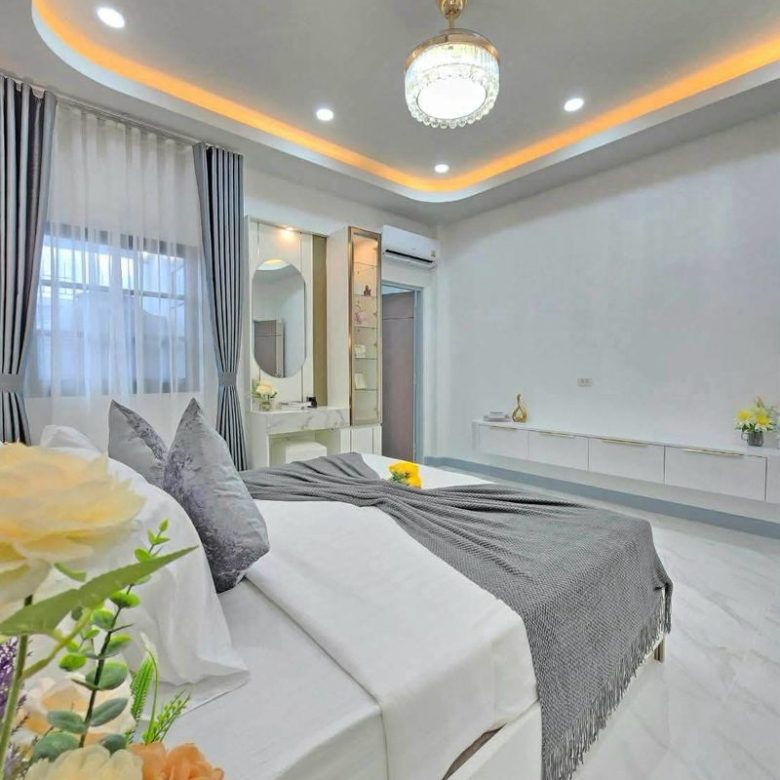 Newly Renovated Pool Villa 4 Bed, 4 Bath 122 SQW. @ Mabprachan Village