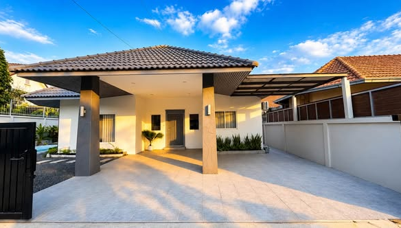 For sale : Luxury Pool Villa, 4 Beds, Private Pool & Huge Space (106 Sq.w.)