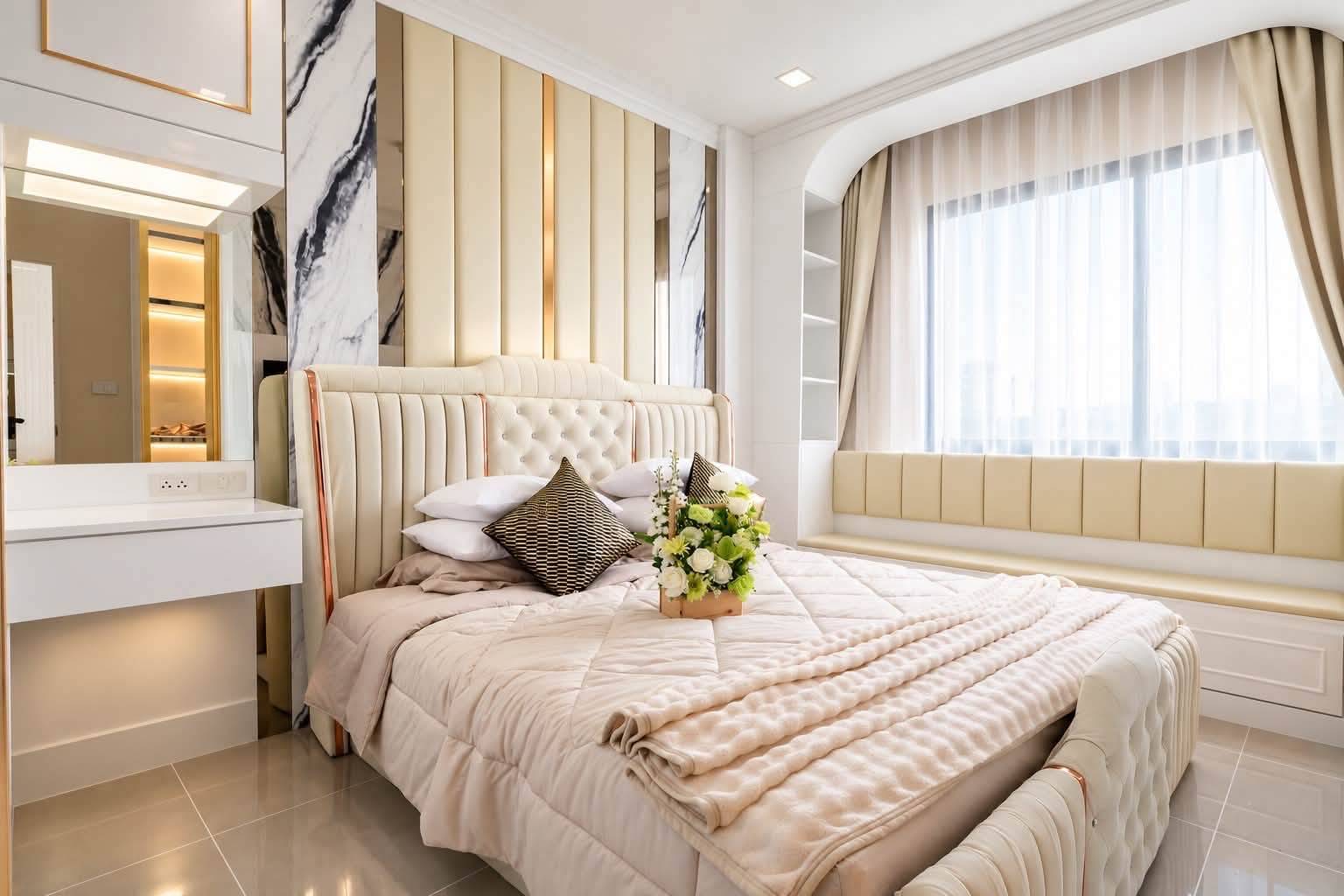 For Sale : Luxury-decorated condonear the railway @ Naklua