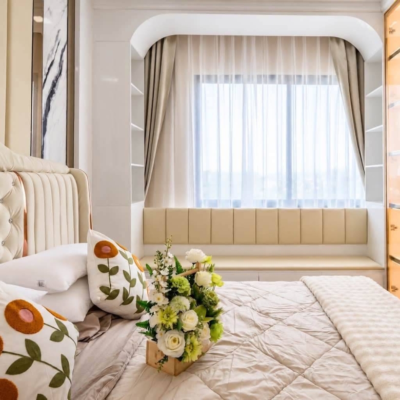 For Sale : Luxury-decorated condonear the railway @ Naklua