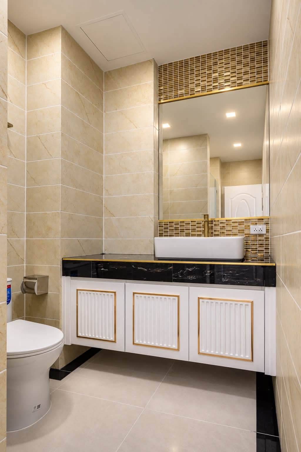 For Sale : Luxury-decorated condonear the railway @ Naklua