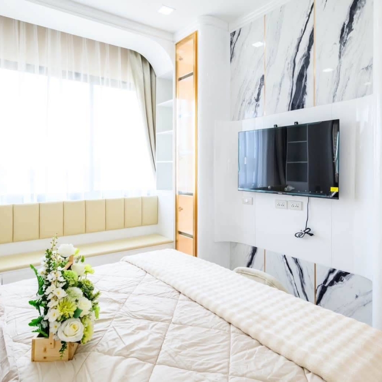 For Sale : Luxury-decorated condonear the railway @ Naklua
