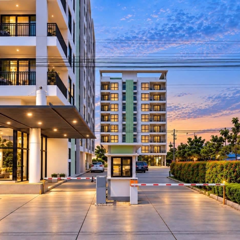 For Sale : Luxury-decorated condonear the railway @ Naklua