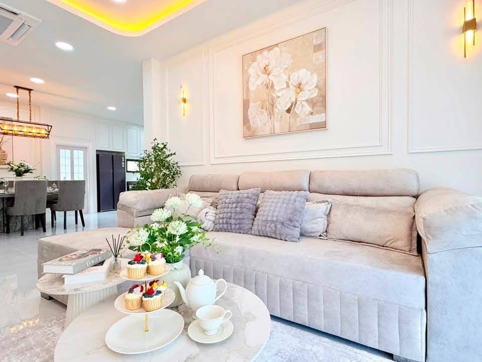 For Sale : Single-story detached house Modern Classic style with airy, high ceilings @ Soi Siam