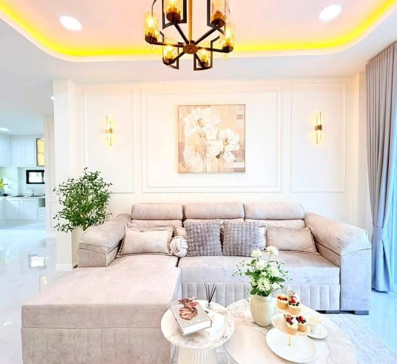 For Sale : Single-story detached house Modern Classic style with airy, high ceilings @ Soi Siam