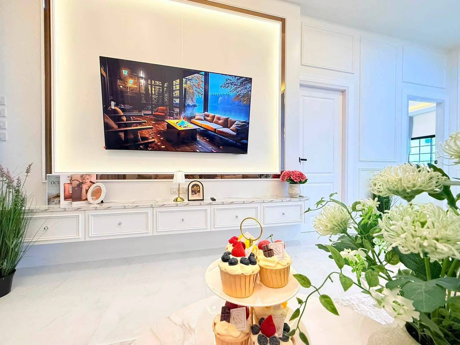 For Sale : Single-story detached house Modern Classic style with airy, high ceilings @ Soi Siam