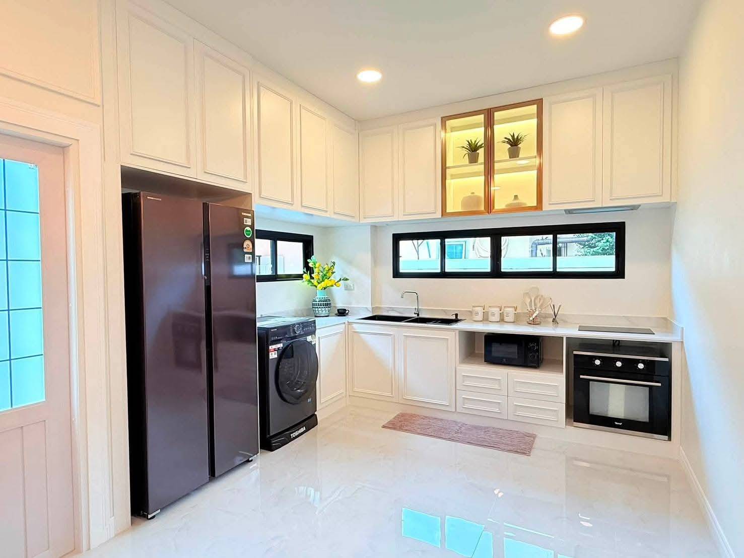For Sale : Single-story detached house Modern Classic style with airy, high ceilings @ Soi Siam