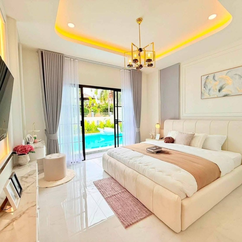 For Sale : Single-story detached house Modern Classic style with airy, high ceilings @ Soi Siam