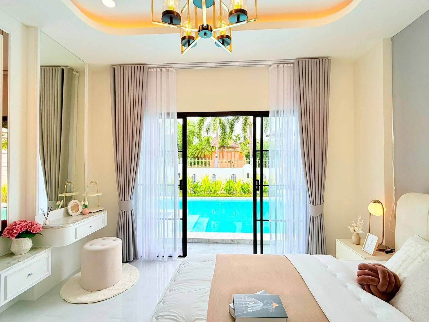For Sale : Single-story detached house Modern Classic style with airy, high ceilings @ Soi Siam