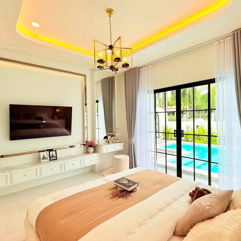 For Sale : Single-story detached house Modern Classic style with airy, high ceilings @ Soi Siam