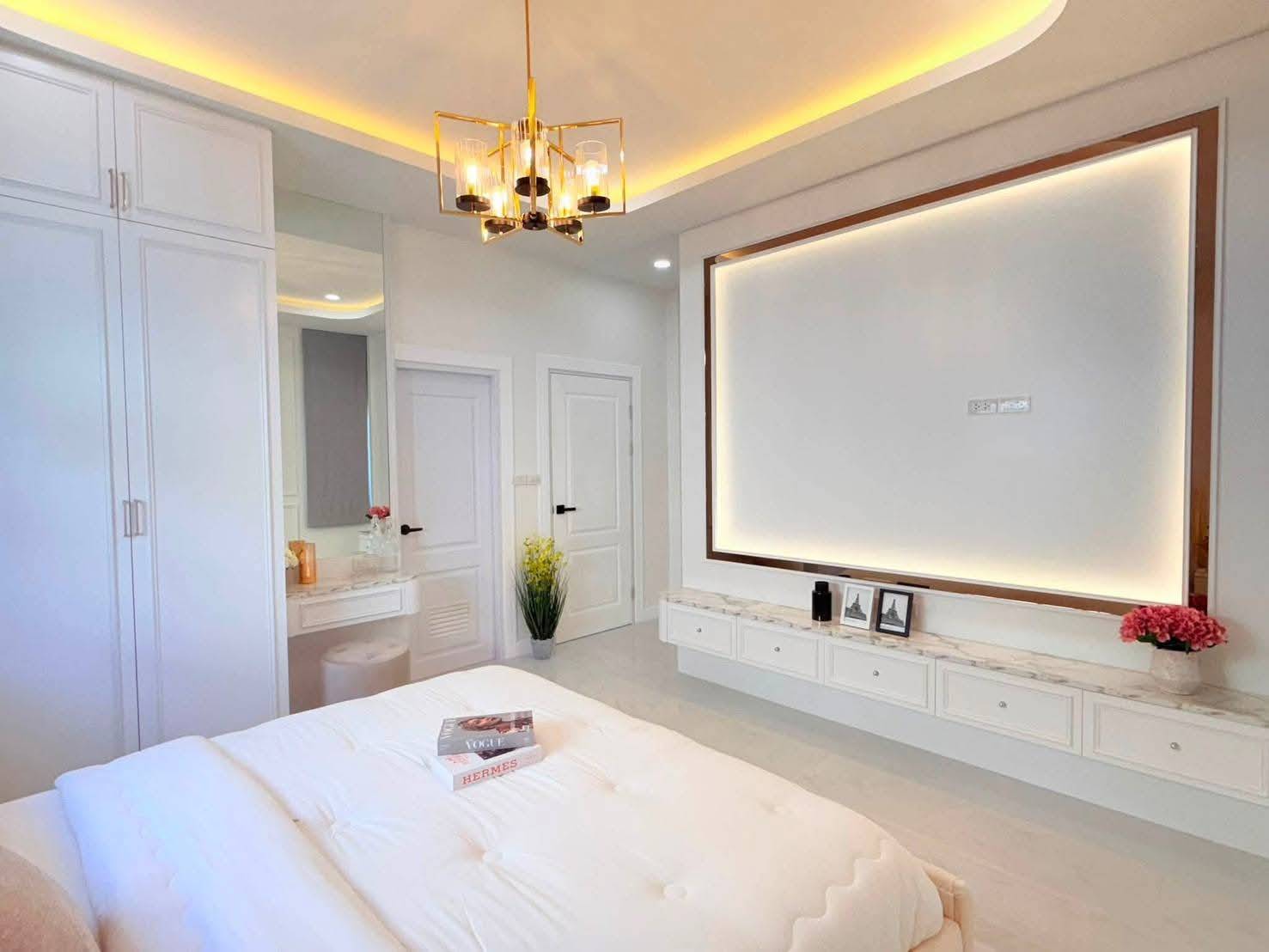For Sale : Single-story detached house Modern Classic style with airy, high ceilings @ Soi Siam