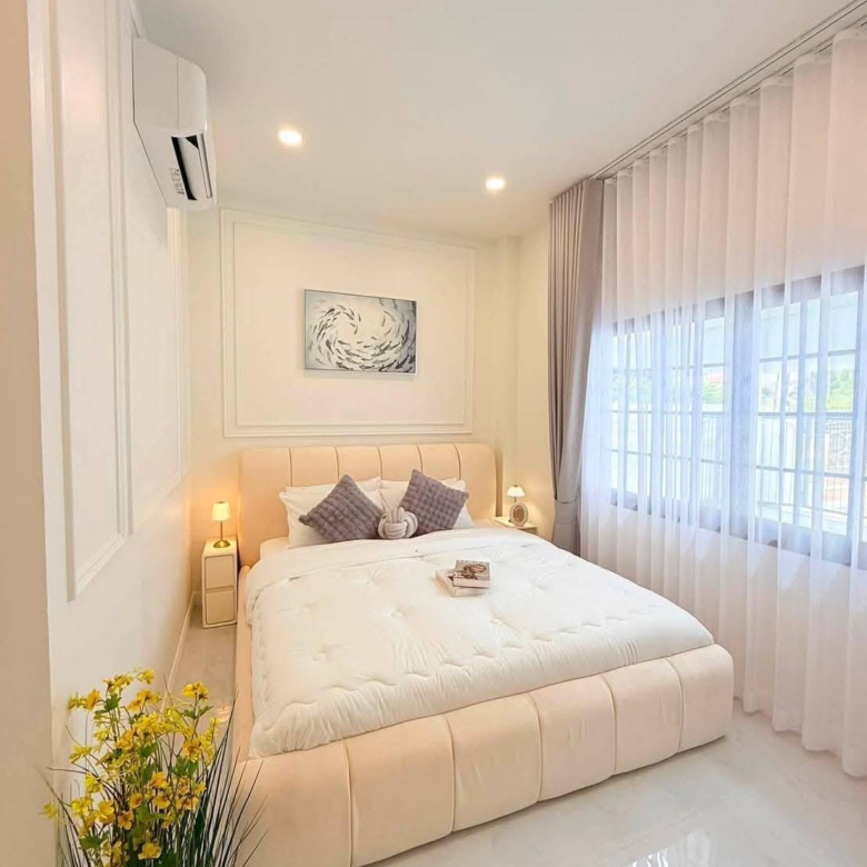 For Sale : Single-story detached house Modern Classic style with airy, high ceilings @ Soi Siam