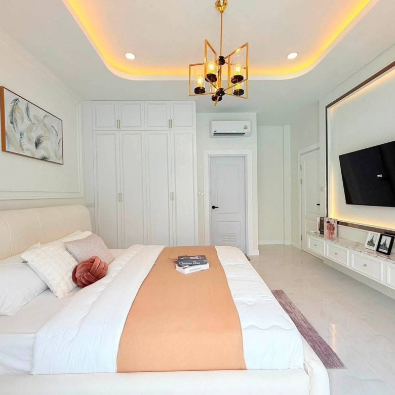 For Sale : Single-story detached house Modern Classic style with airy, high ceilings @ Soi Siam