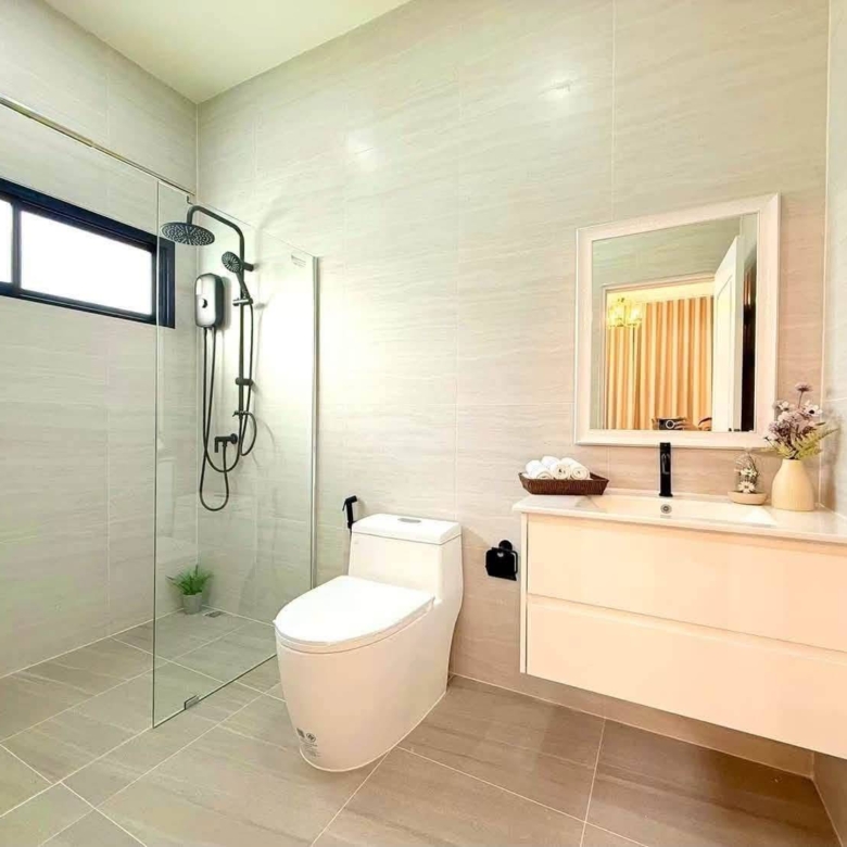 For Sale : Single-story detached house Modern Classic style with airy, high ceilings @ Soi Siam