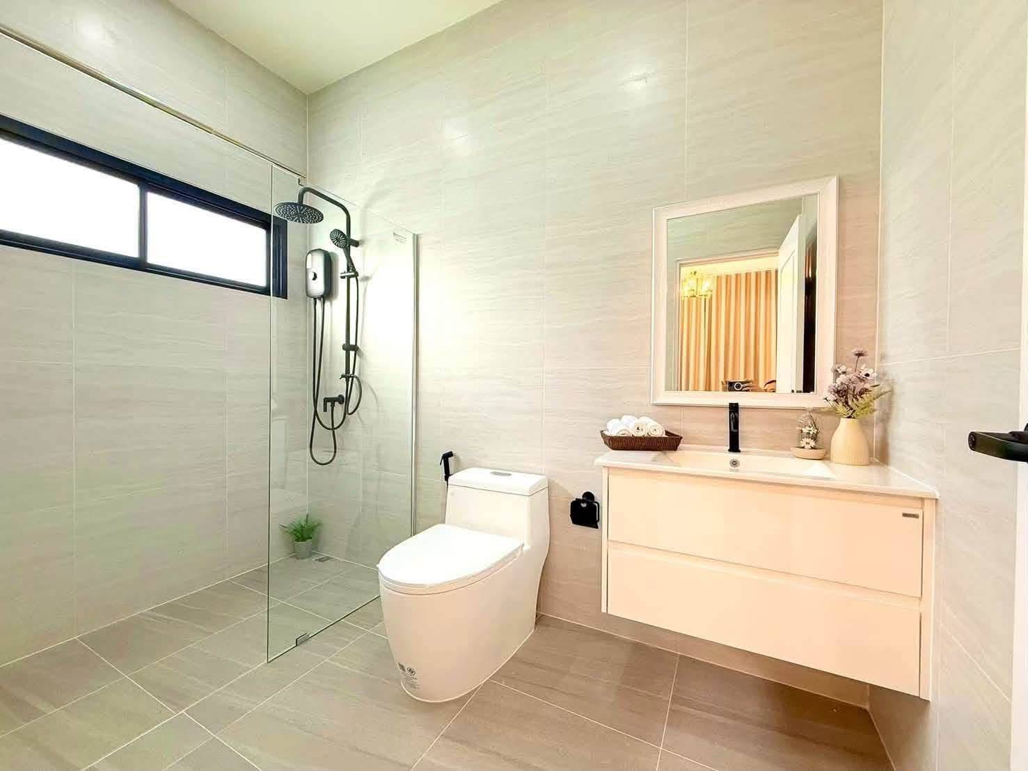 For Sale : Single-story detached house Modern Classic style with airy, high ceilings @ Soi Siam