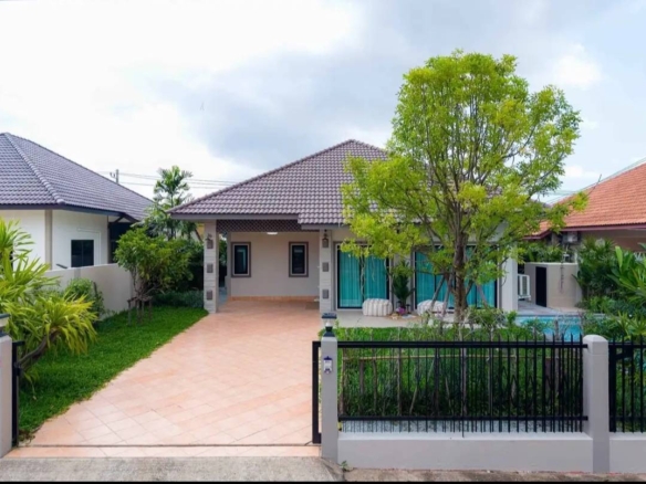 For Sale : READY-TO-MOVE-IN PRIVATE POOL VILLA