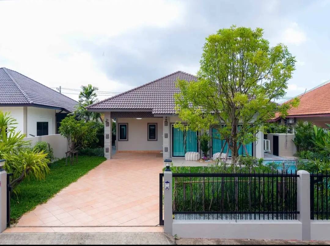 566016_0 For Sale : READY-TO-MOVE-IN PRIVATE POOL VILLA