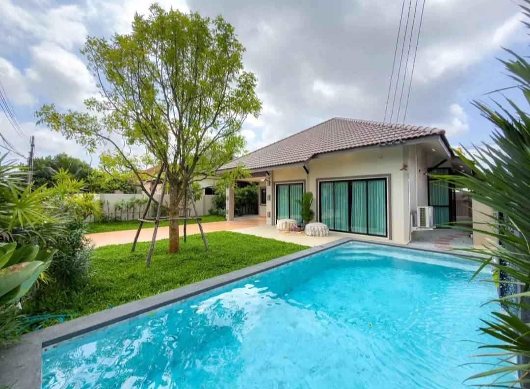 For Sale : READY-TO-MOVE-IN PRIVATE POOL VILLA