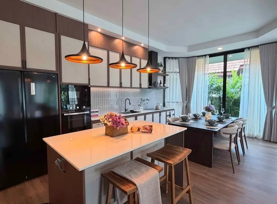 For Sale : READY-TO-MOVE-IN PRIVATE POOL VILLA